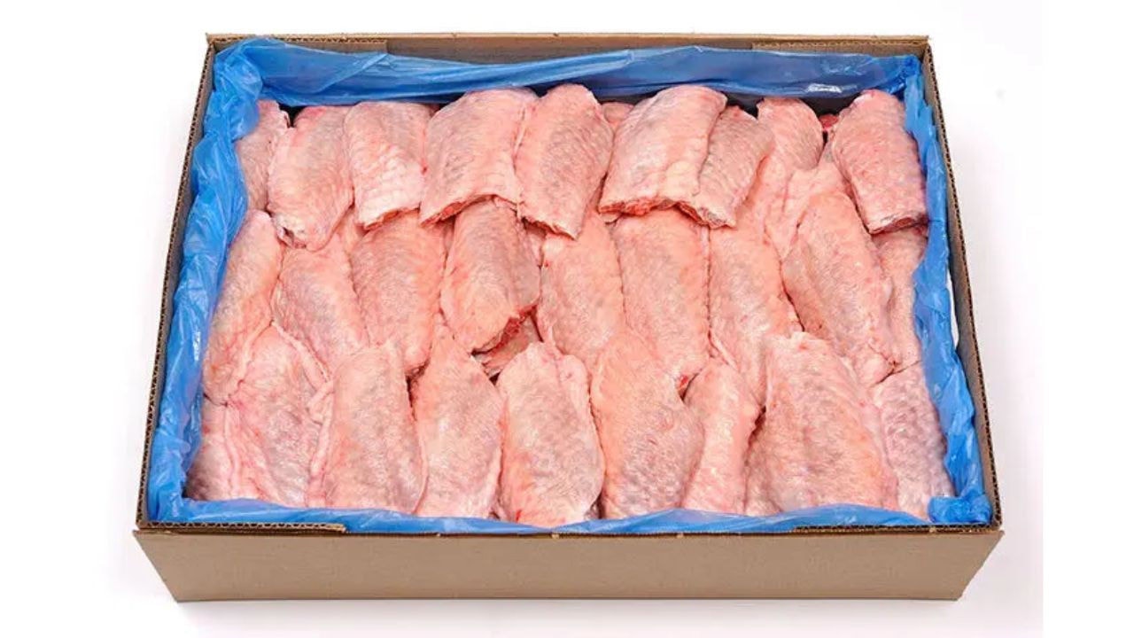 Box of Frozen Turkey - Main - <p>Experience exceptional value with our <strong>Box of Frozen Turkey Wings</strong>, available excl